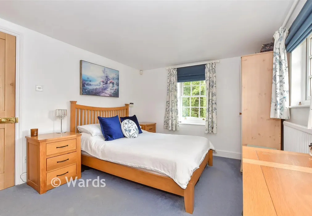 Bedroom 1 - Lenham Road, Headcorn, Maidstone, Kent - Wards of Kent