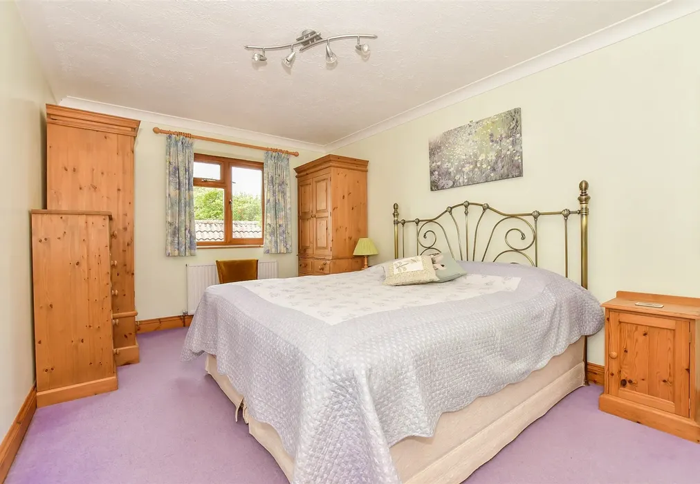 Bedroom 2 - North Street, Punnetts Town, Heathfield, East Sussex - Wards of Kent