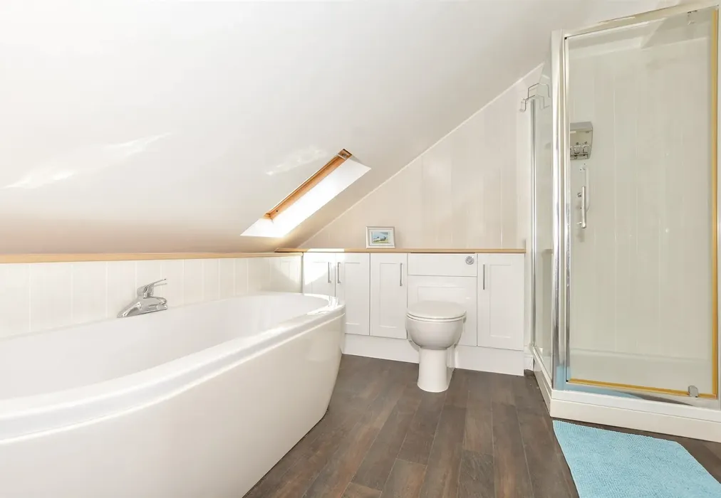 Bathroom - The Marina, Deal, Kent - Wards of Kent