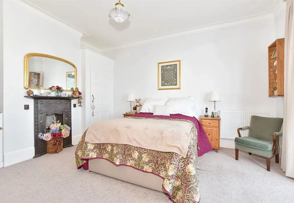 Main Bedroom - The Marina, Deal, Kent - Wards of Kent