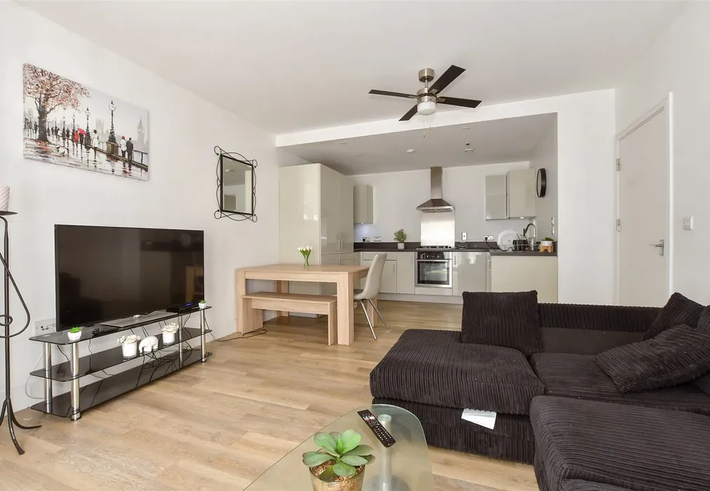 Lounge/Kitchen  - West Green Drive, West Green, Crawley, West Sussex - Wards of Kent