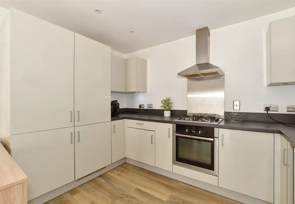 Lounge/Kitchen  - West Green Drive, West Green, Crawley, West Sussex - Wards of Kent