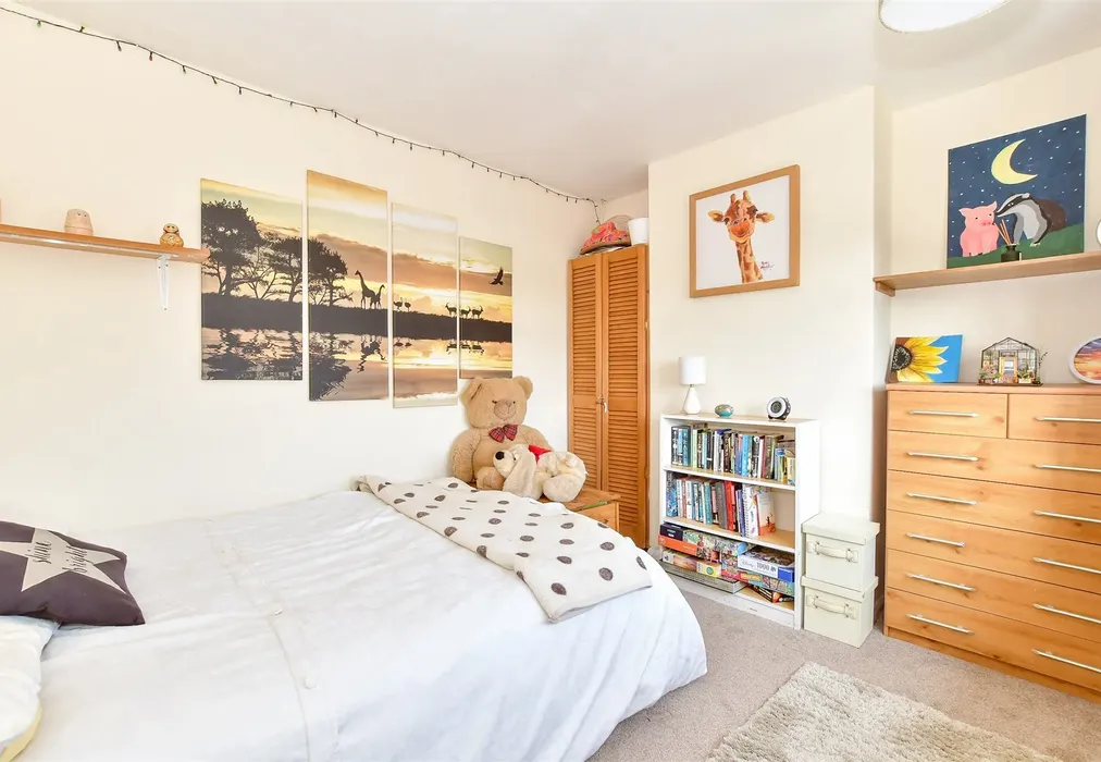 Bedroom 2 - Gaston Way, Lavant, Chichester, West Sussex - Wards of Kent