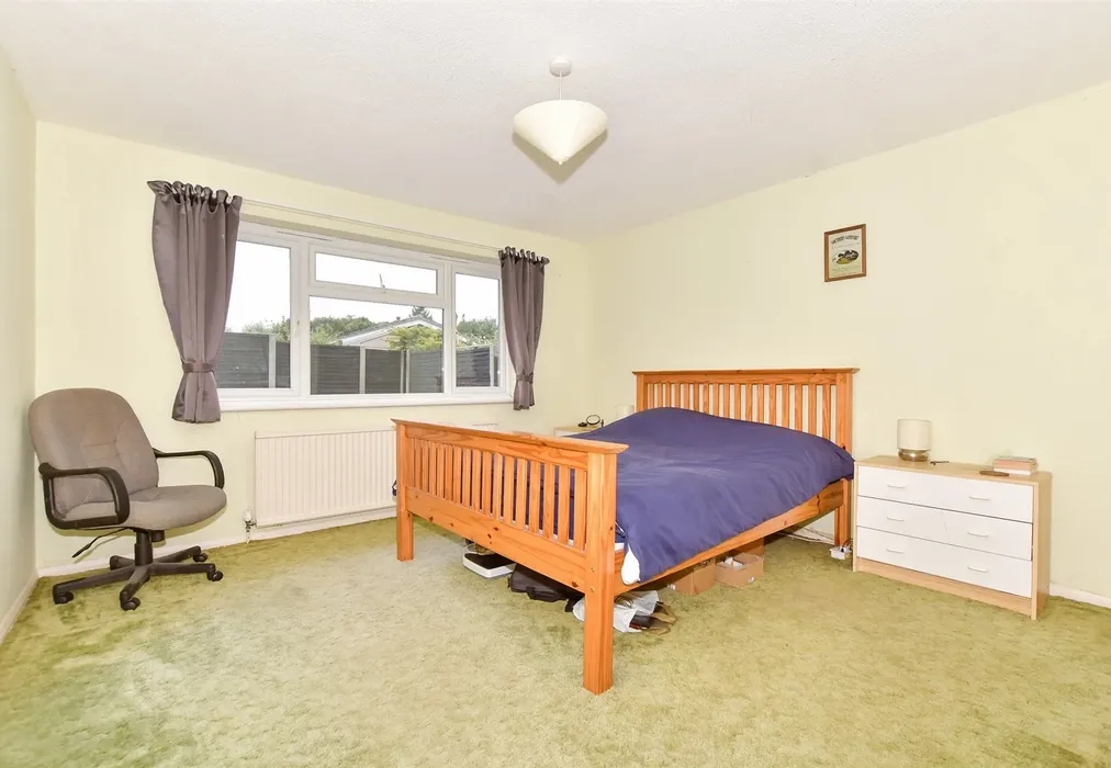 Bedroom 1 - Meadow View Road, Shepherdswell, Dover, Kent - Wards of Kent