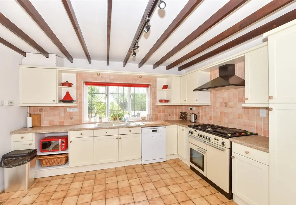 Kitchen - Elmbridge Road, Cranleigh, Surrey - Wards of Kent