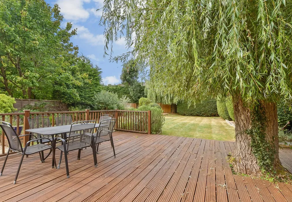 Rear Garden - Elmbridge Road, Cranleigh, Surrey - Wards of Kent