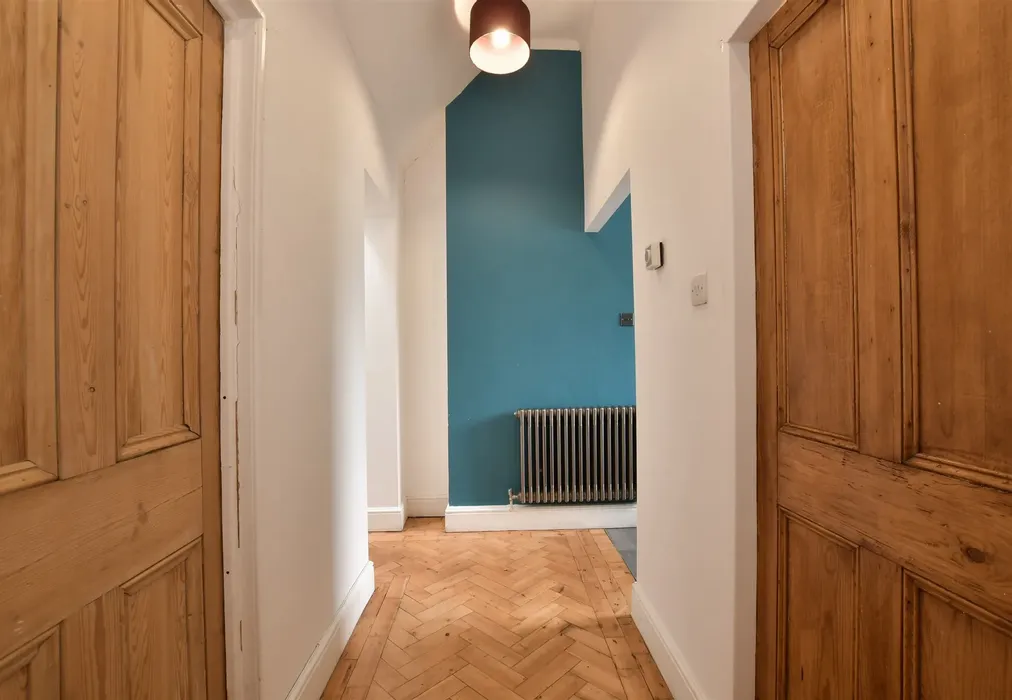 Hallway - Palmers Hill, Epping, Essex - Wards of Kent