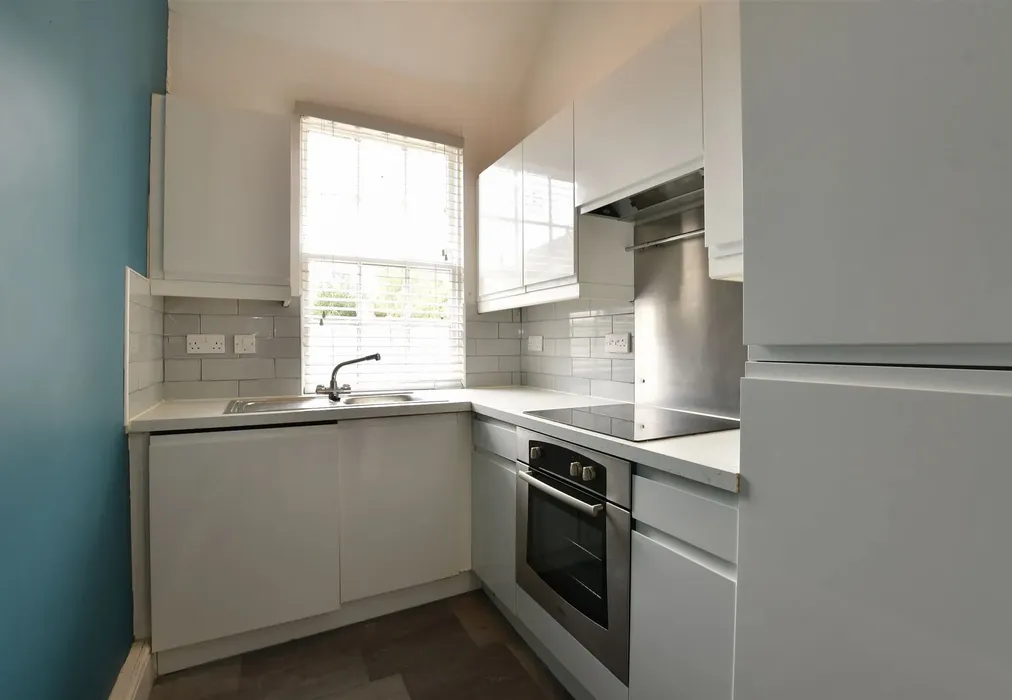 Kitchen - Palmers Hill, Epping, Essex - Wards of Kent