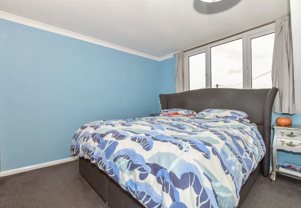 Bedroom 1 - Prior Road, Greatstone, New Romney, Kent - Wards of Kent