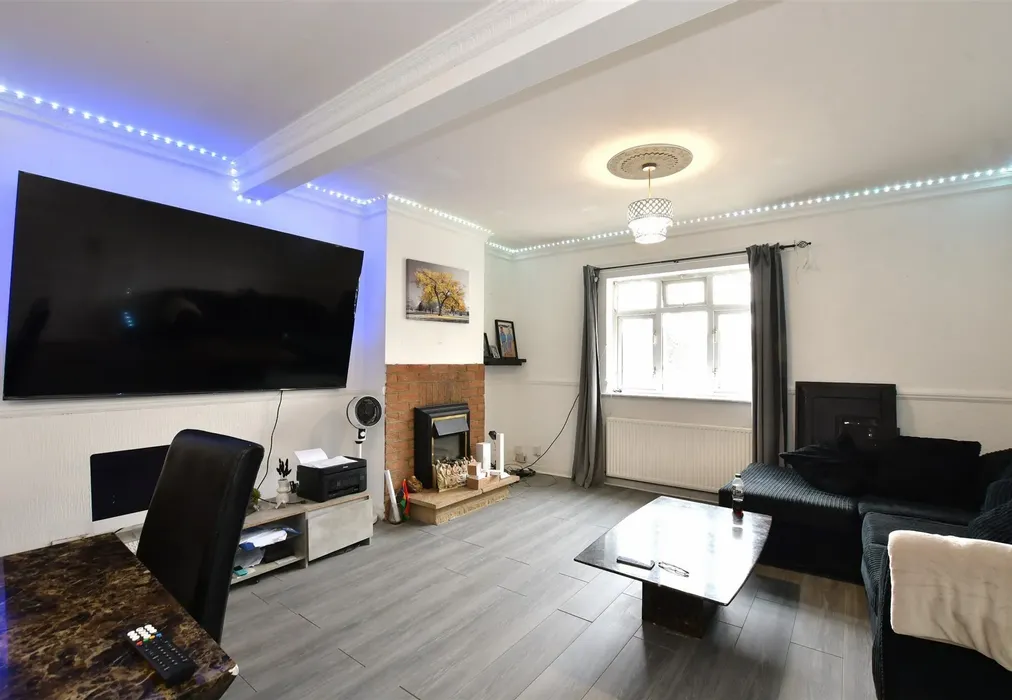 Lounge/Dining Area - The Hale, Chingford - Wards of Kent