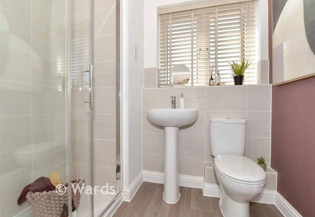 En-Suite - Richmond Park, Whitfield, Dover, Kent - Wards of Kent