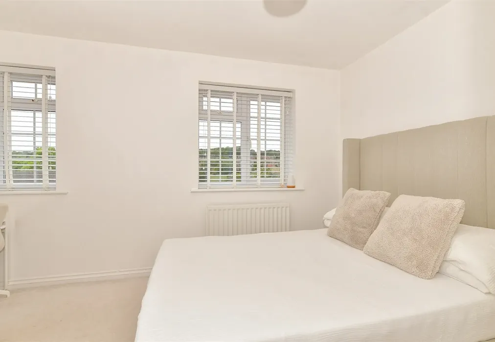 Bedroom 1 - Christie Close, Walderslade, Chatham, Kent - Wards of Kent