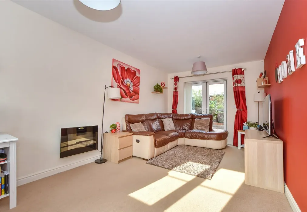 Lounge - Finn Farm Road, Ashford, Kent - Wards of Kent