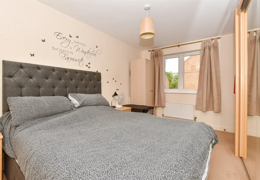 Bedroom 1 - Finn Farm Road, Ashford, Kent - Wards of Kent