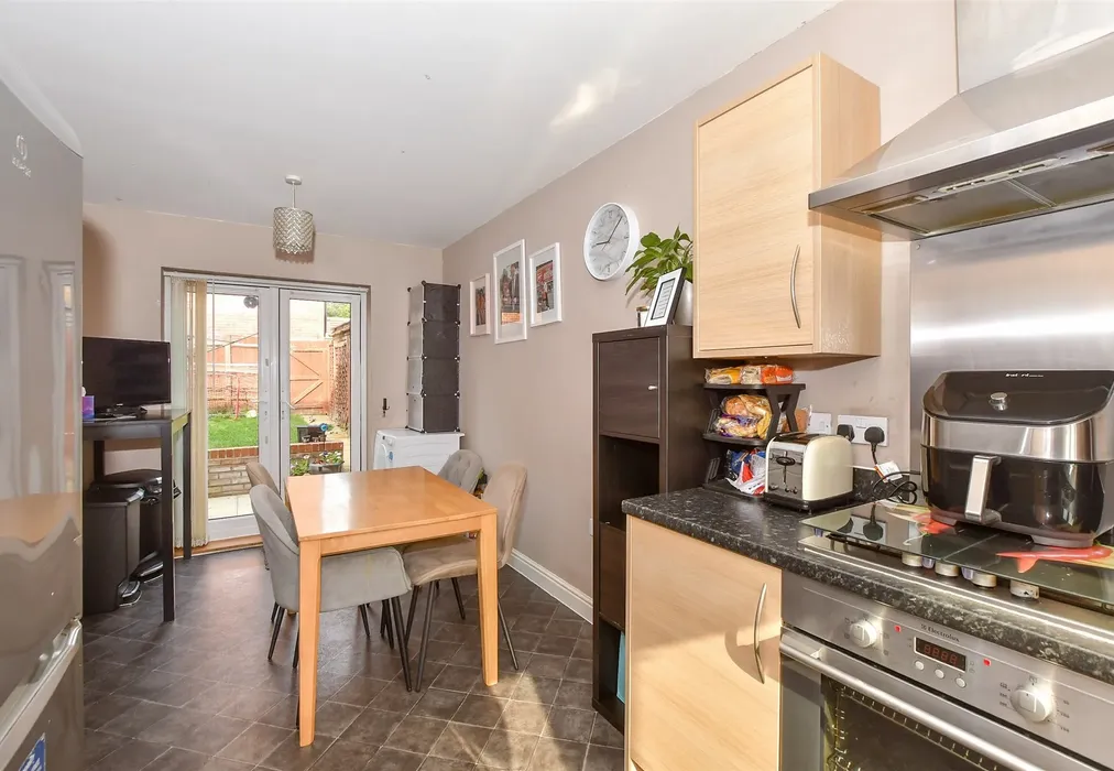 Kitchen/Diner - Finn Farm Road, Ashford, Kent - Wards of Kent