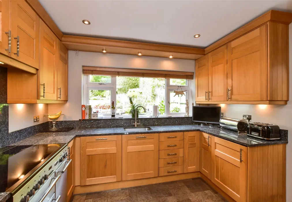 Kitchen - Brangwyn Drive, Brighton, East Sussex - Wards of Kent