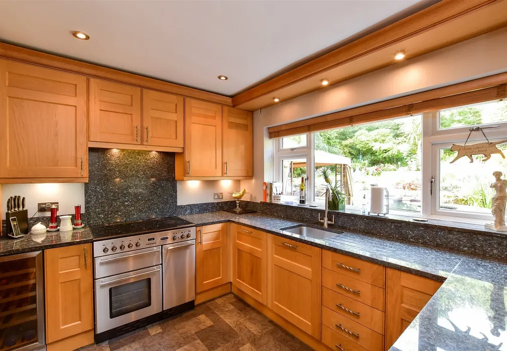 Kitchen - Brangwyn Drive, Brighton, East Sussex - Wards of Kent