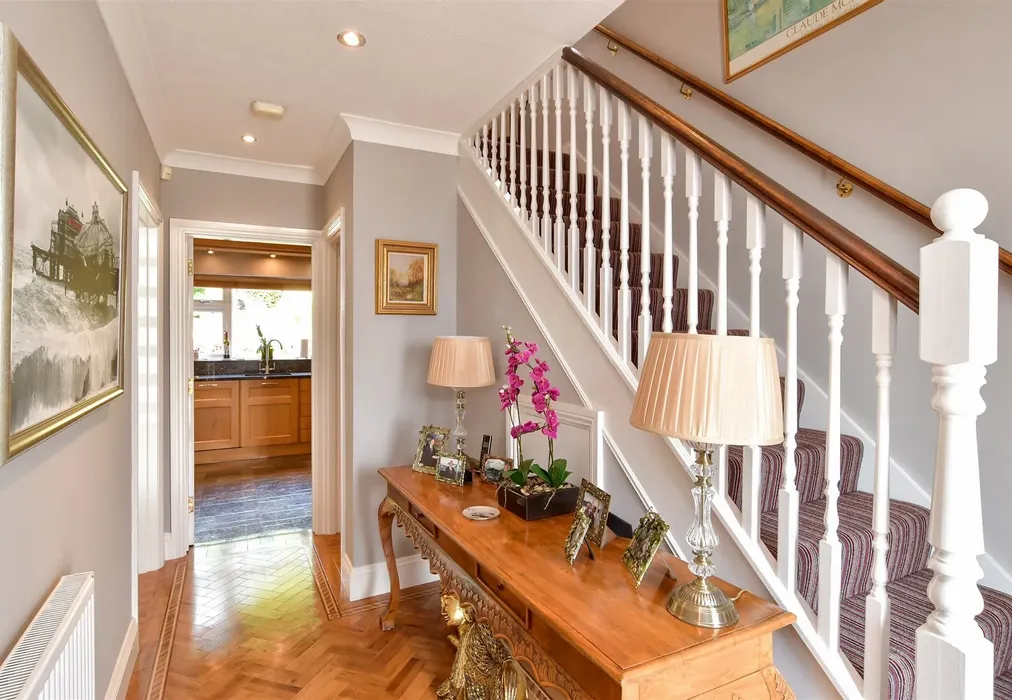 Entrance Hall - Brangwyn Drive, Brighton, East Sussex - Wards of Kent