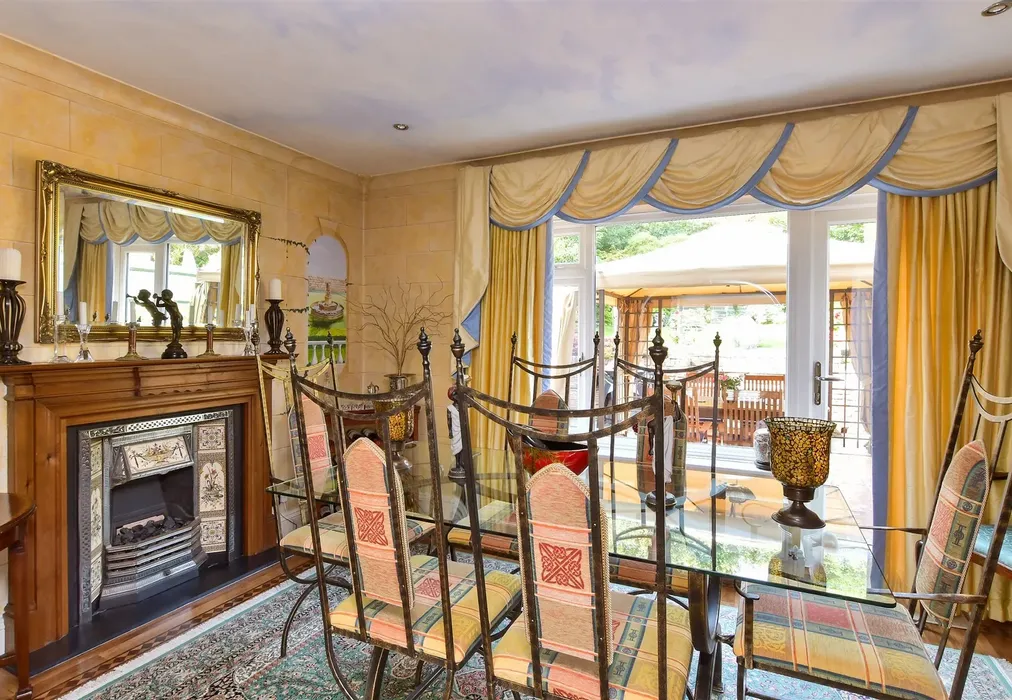 Dining Area - Brangwyn Drive, Brighton, East Sussex - Wards of Kent