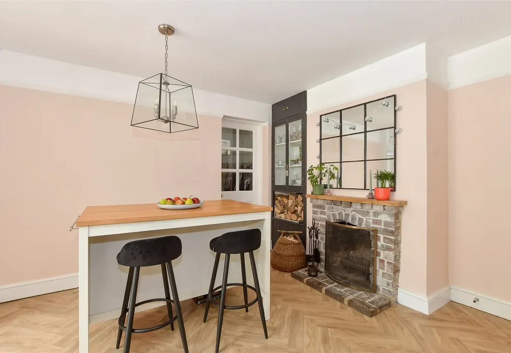 Kitchen - Five Ash Down, Uckfield, East Sussex - Wards of Kent