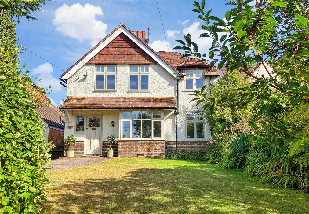 Front - Five Ash Down, Uckfield, East Sussex - Wards of Kent