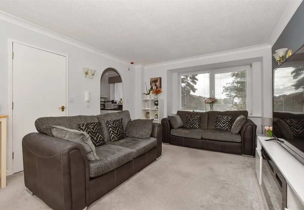 Lounge - Hunting Gate, Birchington, Kent - Wards of Kent