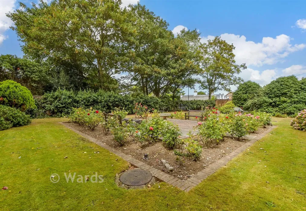 Communal Gardens - Hunting Gate, Birchington, Kent - Wards of Kent