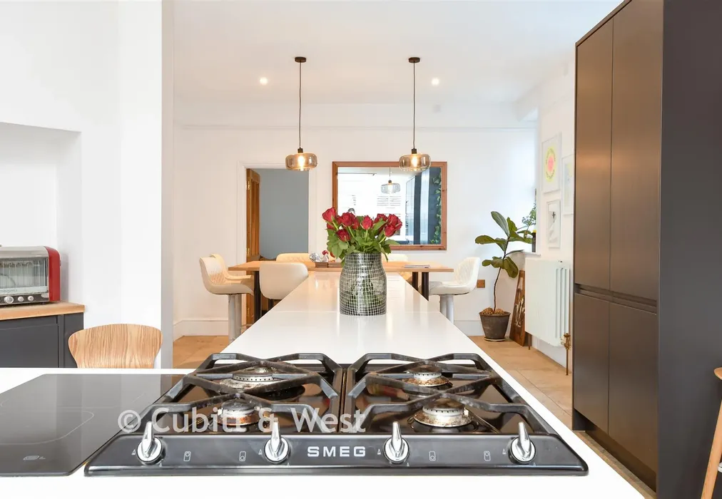 Internal Lifestyle Photograph - Newdigate Road, Beare Green, Dorking, Surrey - Wards of Kent