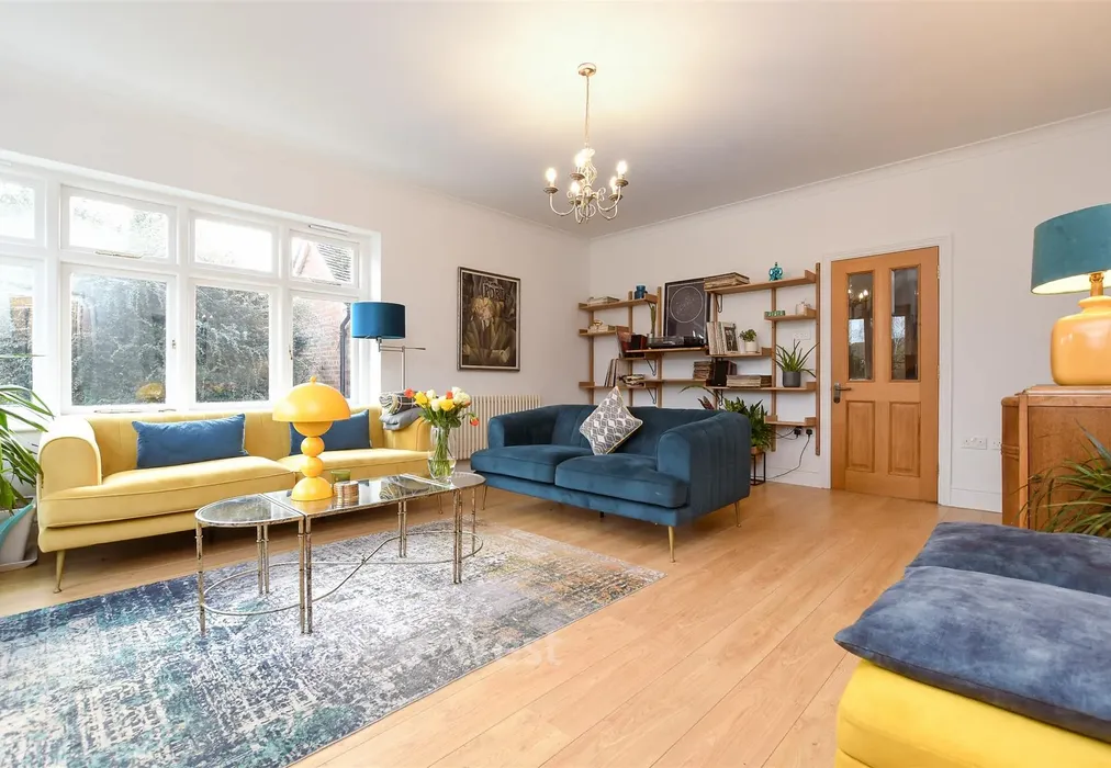 Family Room - Newdigate Road, Beare Green, Dorking, Surrey - Wards of Kent