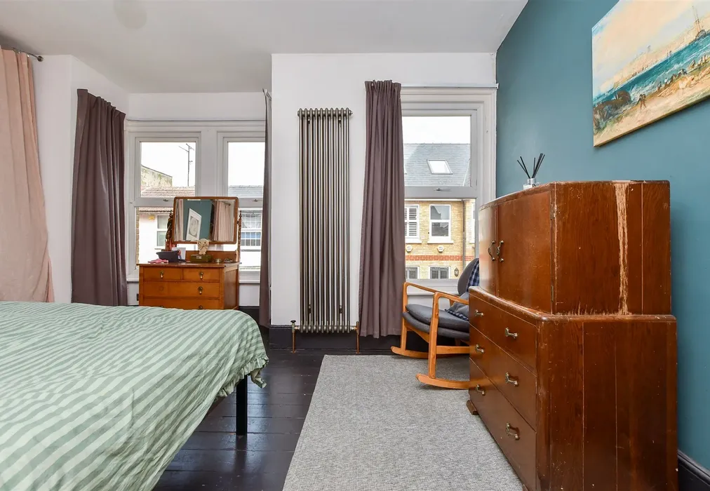 Bedroom 1 - Dane Hill Row, Margate, Kent - Wards of Kent