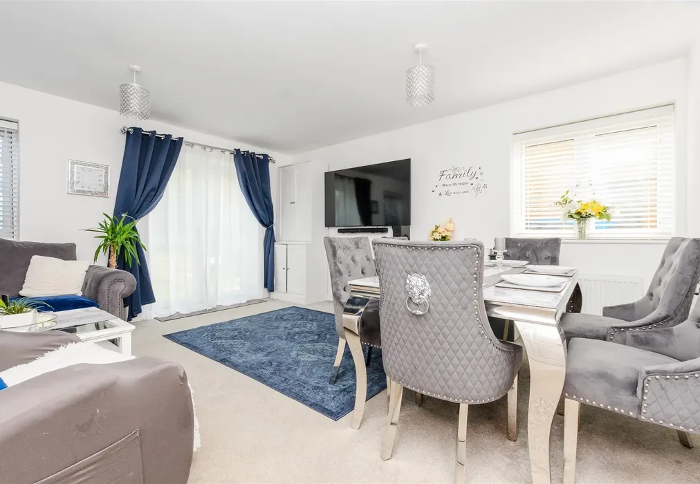 Lounge/Diner - Paris Drive, Gravesend, Kent - Wards of Kent