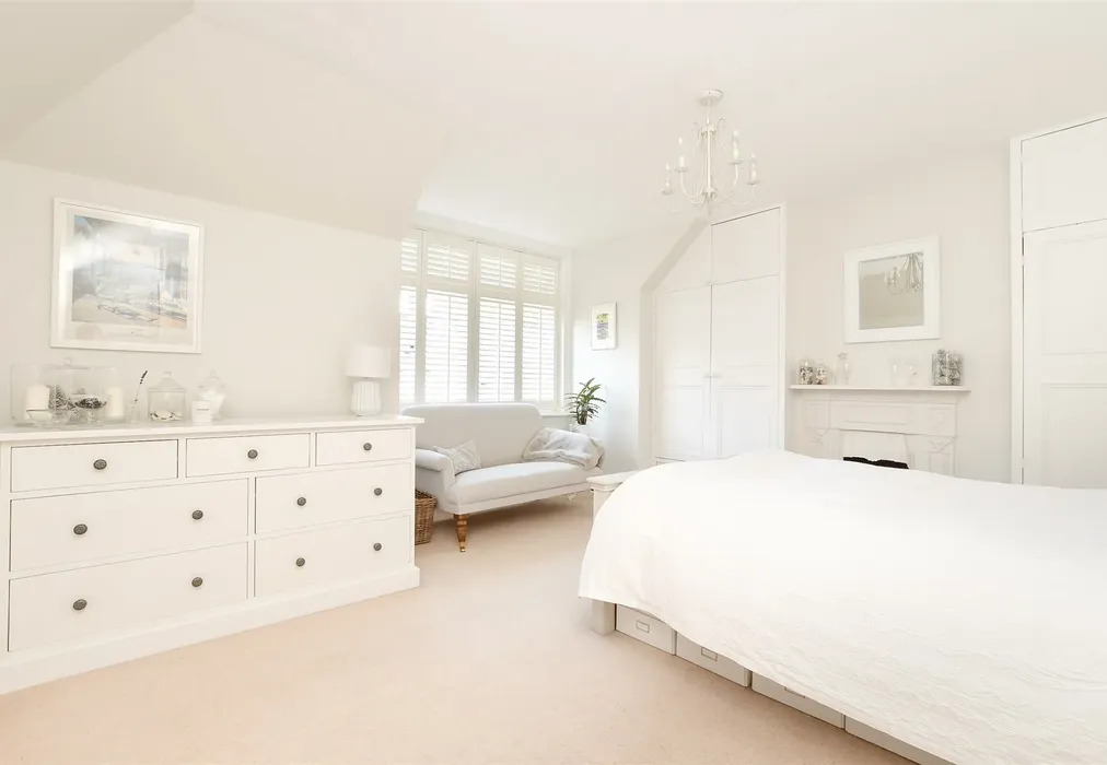 Bedroom 1 - Buckingham Road, Holmwood, Dorking, Surrey - Wards of Kent