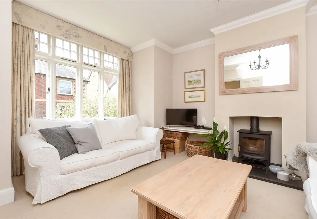 Lounge - Buckingham Road, Holmwood, Dorking, Surrey - Wards of Kent