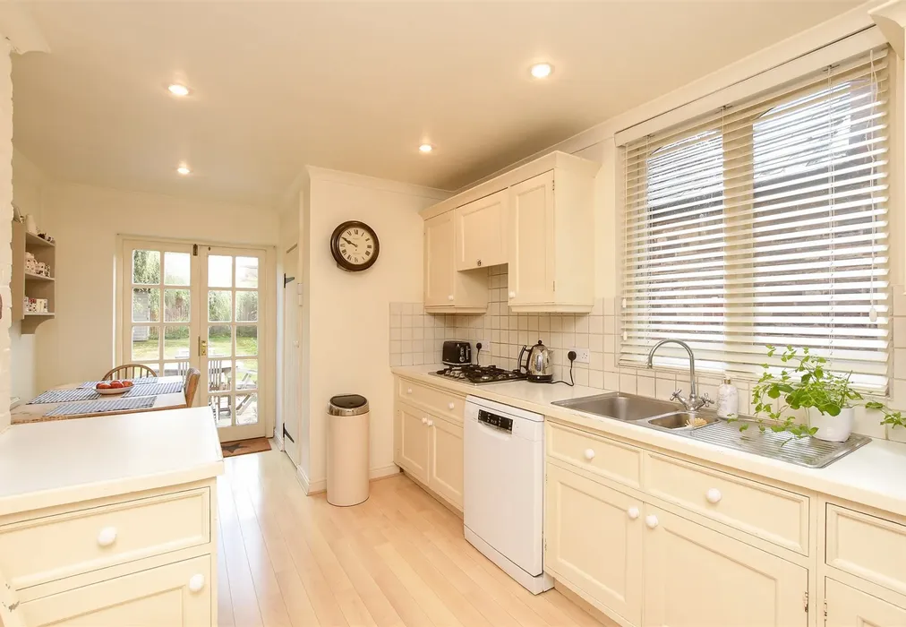 Kitchen/Breakfast Room - Buckingham Road, Holmwood, Dorking, Surrey - Wards of Kent