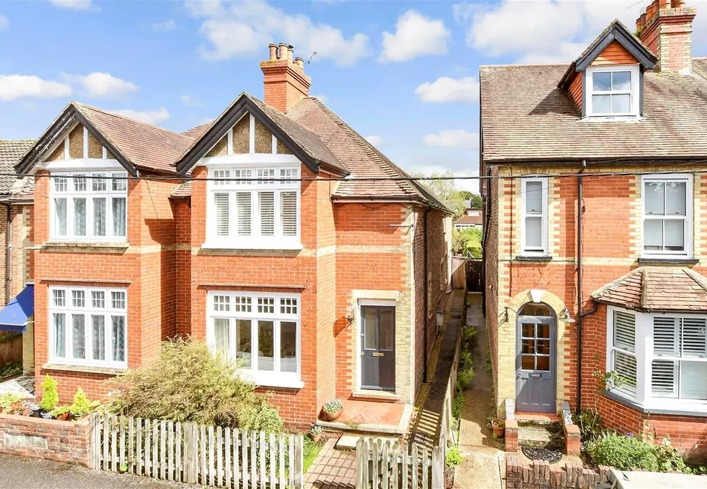 Front (Web) - Buckingham Road, Holmwood, Dorking, Surrey - Wards of Kent