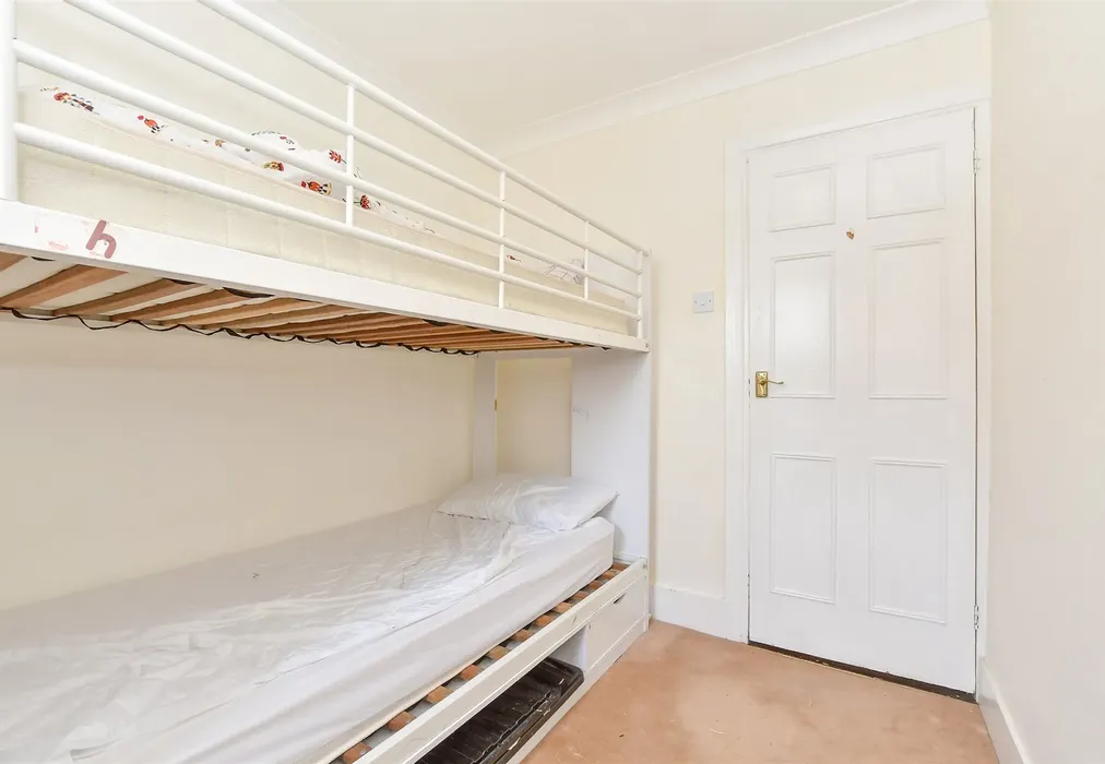 Bedroom 2 - Queens Road, Faversham, Kent - Wards of Kent