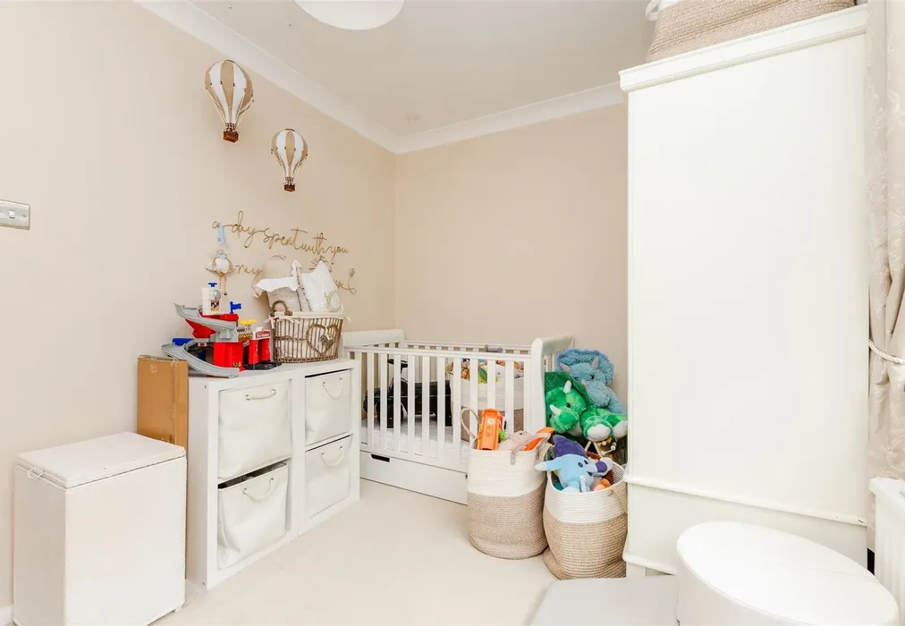 Bedroom 2 - Greatness Lane, Sevenoaks, Kent - Wards of Kent