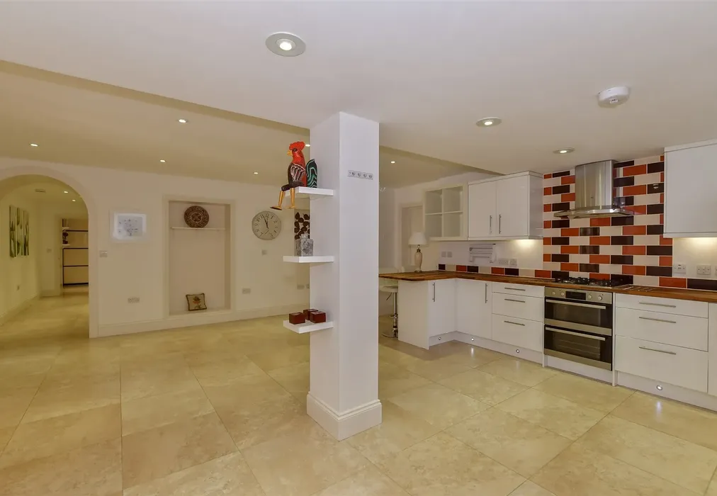 Kit To Diner - Nevill Park, Tunbridge Wells, Kent - Wards of Kent
