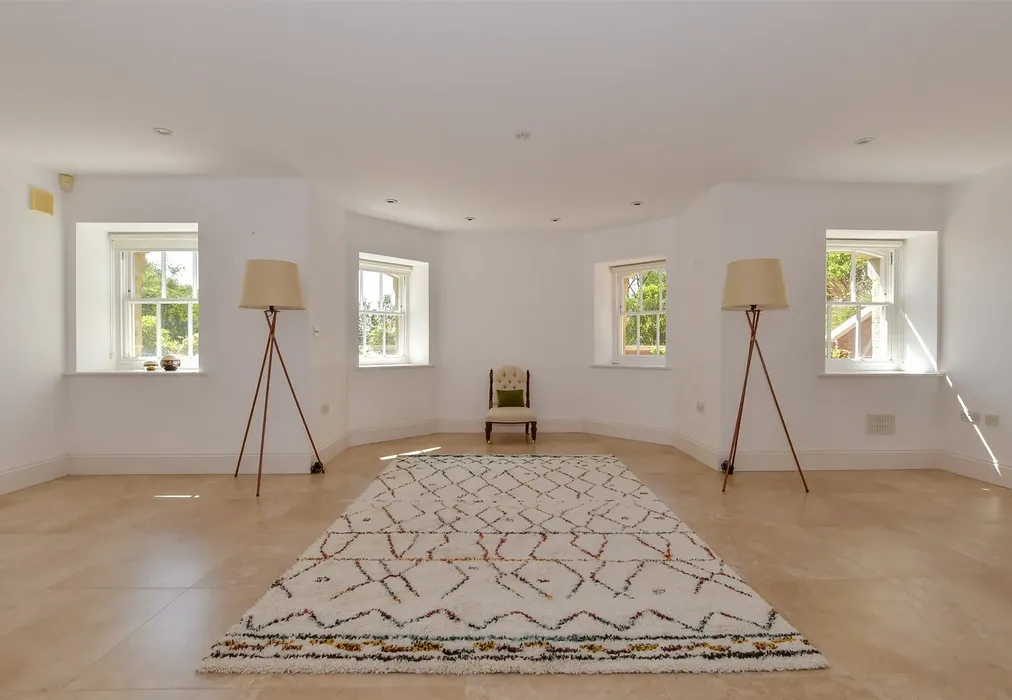 Living 3 - Nevill Park, Tunbridge Wells, Kent - Wards of Kent