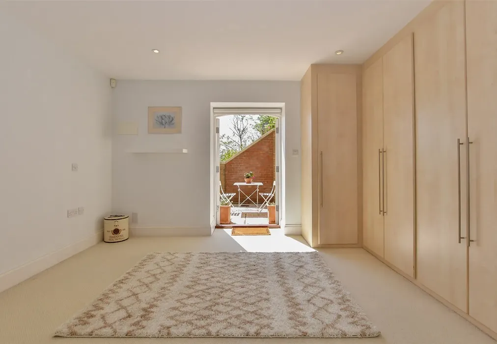 Bed 1 - Nevill Park, Tunbridge Wells, Kent - Wards of Kent