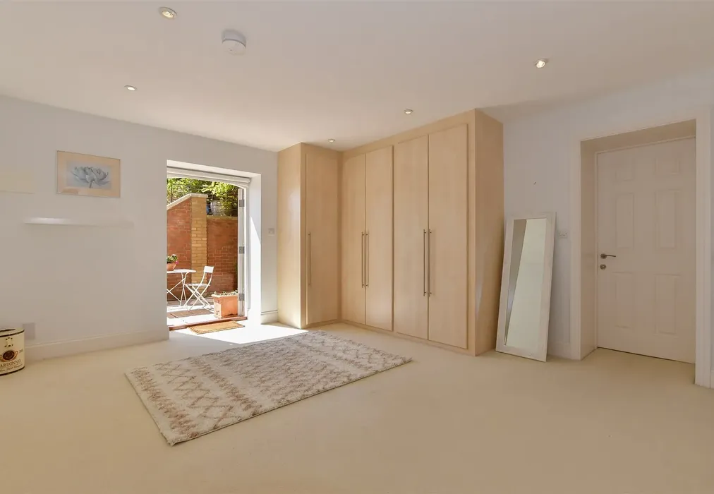 Bed 1.1 - Nevill Park, Tunbridge Wells, Kent - Wards of Kent