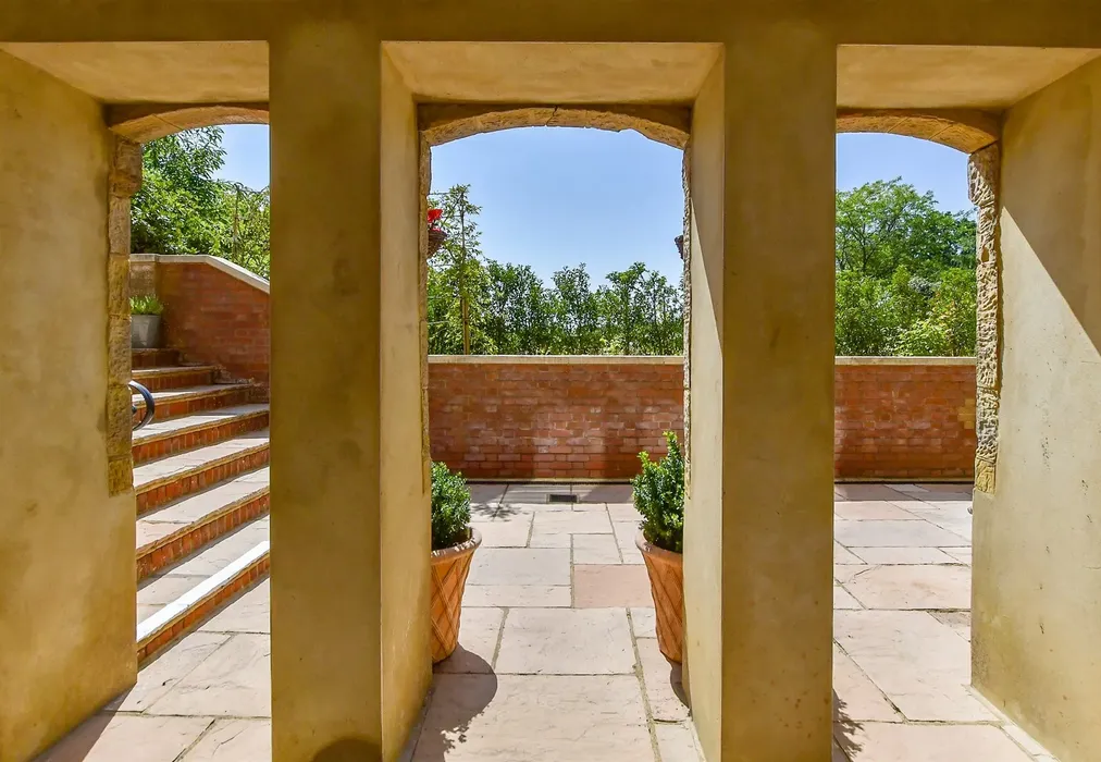 Portico - Nevill Park, Tunbridge Wells, Kent - Wards of Kent