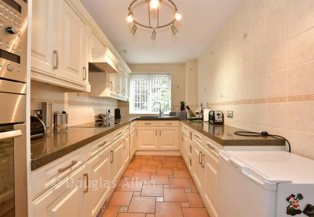 Kitchen - Buckingham Close, Emerson Park, Essex - Wards of Kent