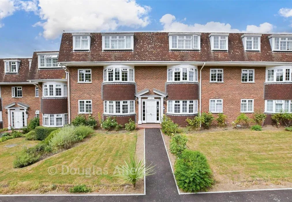 Front Web - Buckingham Close, Emerson Park, Essex - Wards of Kent