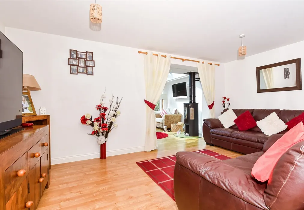 Lounge - Batten Walk, Maidstone, Kent - Wards of Kent