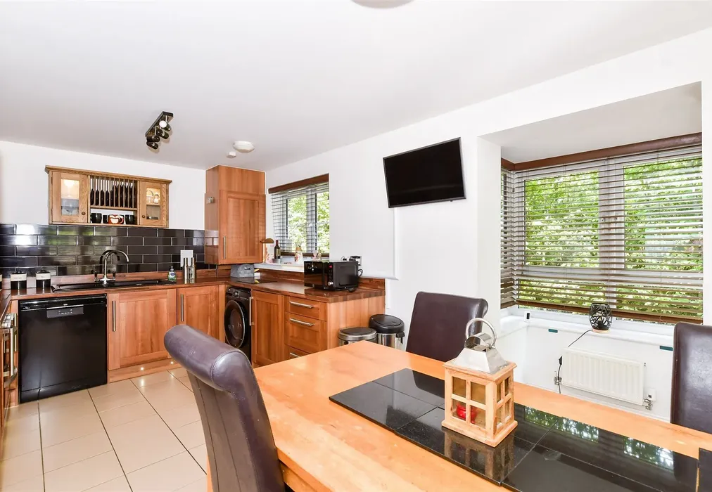 Kitchen/Diner - Batten Walk, Maidstone, Kent - Wards of Kent