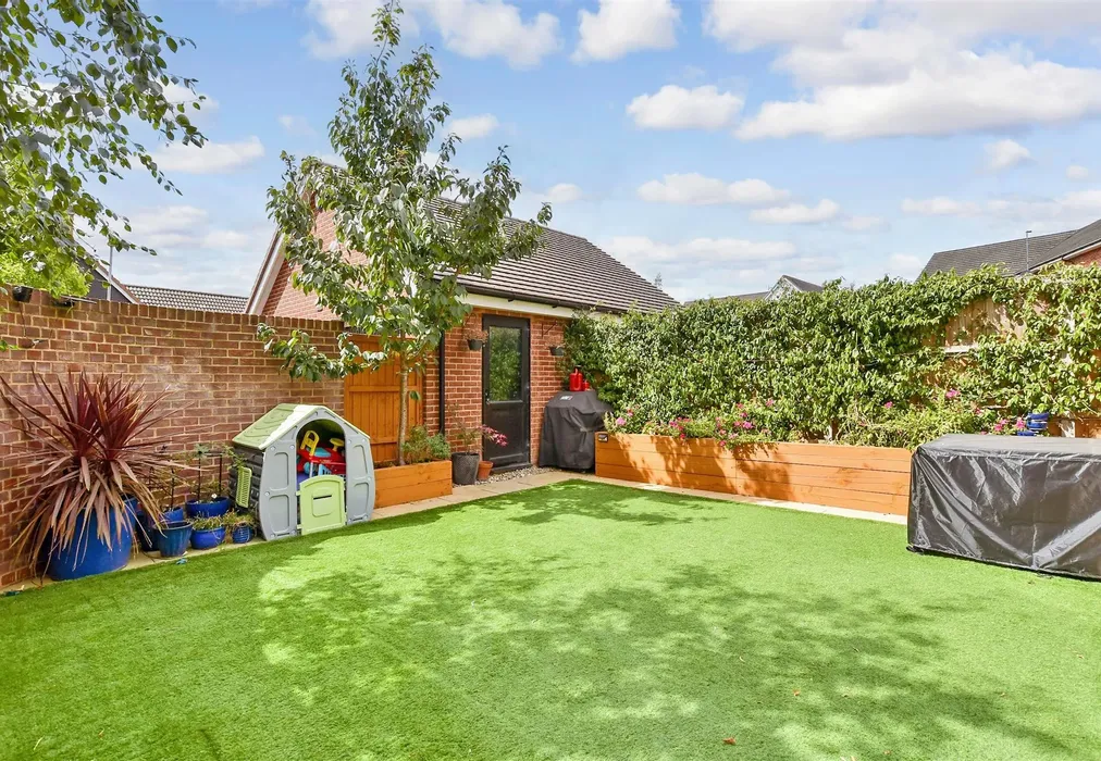 Rear Garden - Batten Walk, Maidstone, Kent - Wards of Kent