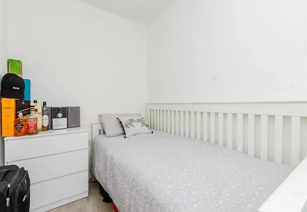 Bedroom 4 - Central Road, Dartford, Kent - Wards of Kent