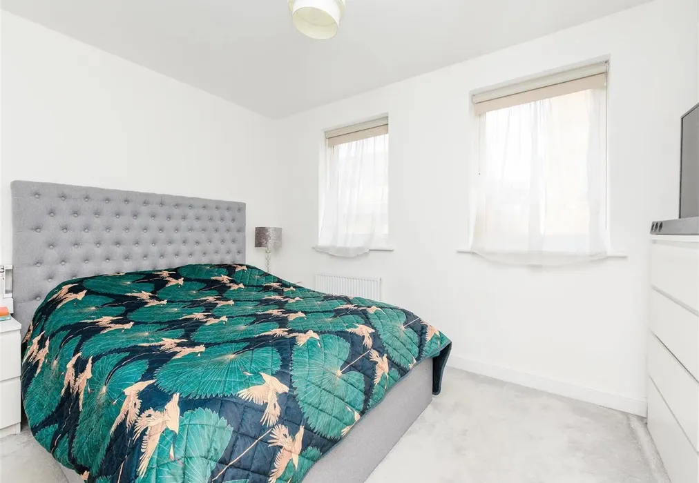 Bedroom 1 - Central Road, Dartford, Kent - Wards of Kent