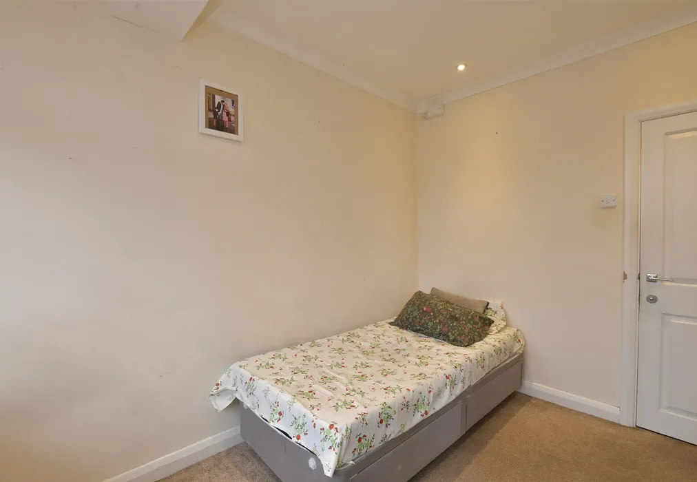 Family Room - Edison Avenue, Hornchurch, Essex - Wards of Kent
